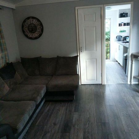Tarrareoch Guest House Bathgate Esterno foto